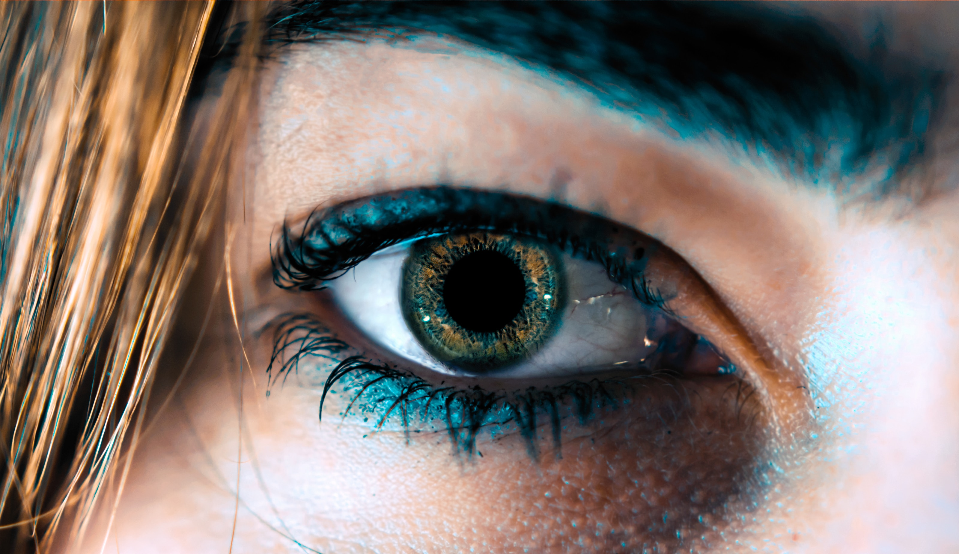 Eyeliner - Ebambu.ca